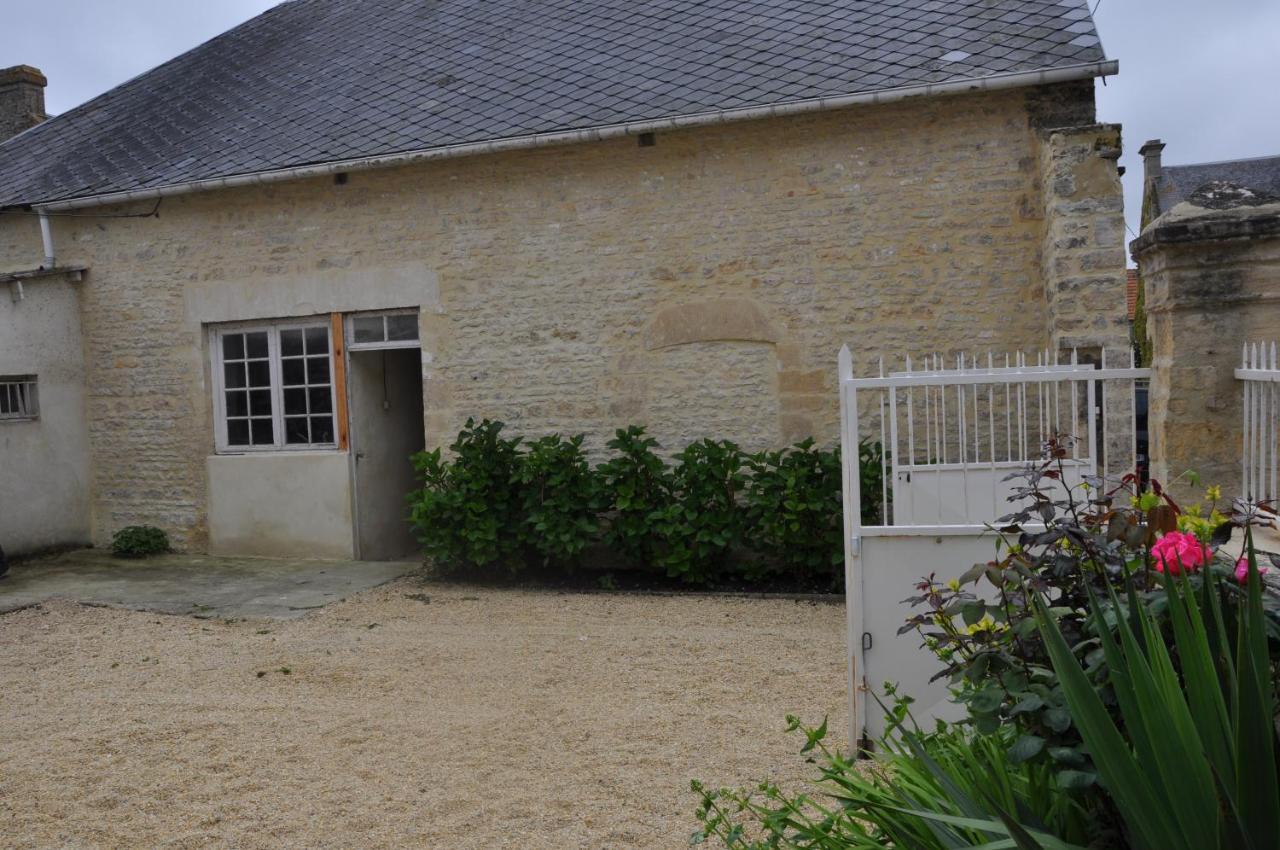 Le Petit Clos Du Bessin Longues-sur-Mer Exterior photo